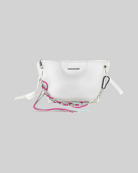 Bolso Bandolera Con Cadena Decorativa Y Cordones De Color